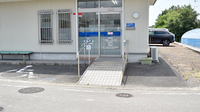 芸西薬局の入口