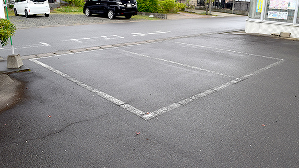 あさひ薬局の駐車場