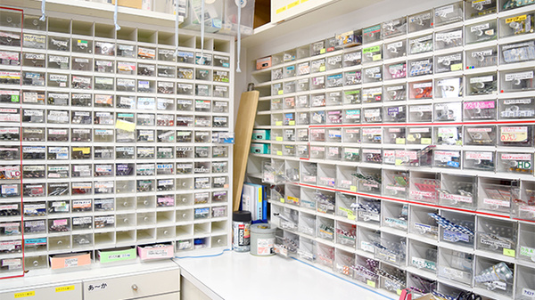 アルバ薬局の薬棚