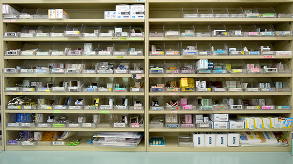 おの薬局みやき店の薬棚