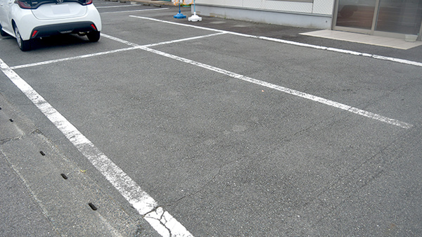 おの薬局みやき店の駐車場