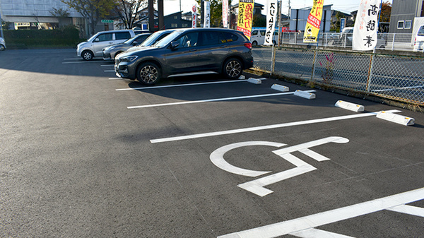 佐賀北薬局　若楠店の駐車場