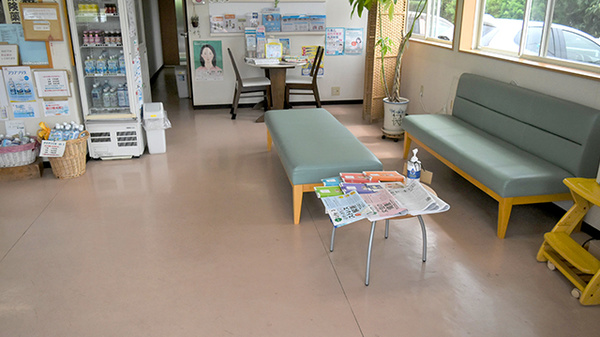 ヤマト薬局立石店の待合スペース