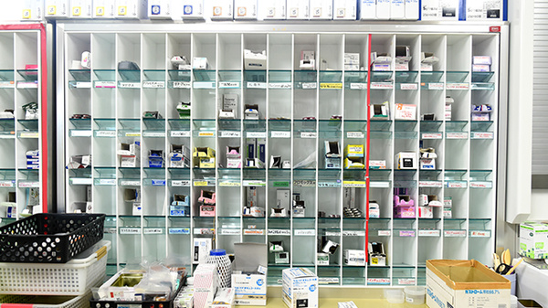 ヤマト薬局立石店の薬棚
