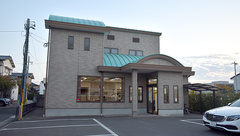 有限会社伊勢薬局本庄店の外観