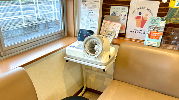 佐賀北薬局の血圧計