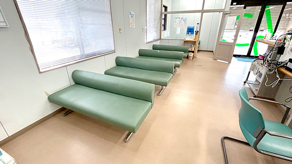 佐賀北薬局 大和店の待合スペース