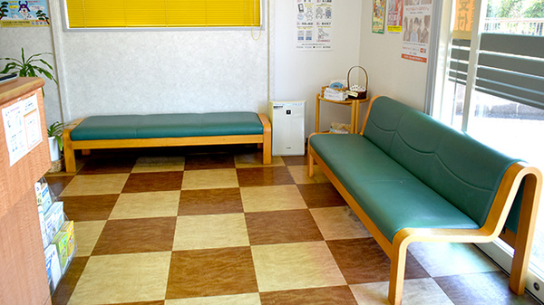 北川薬局和多田店の待合スペース