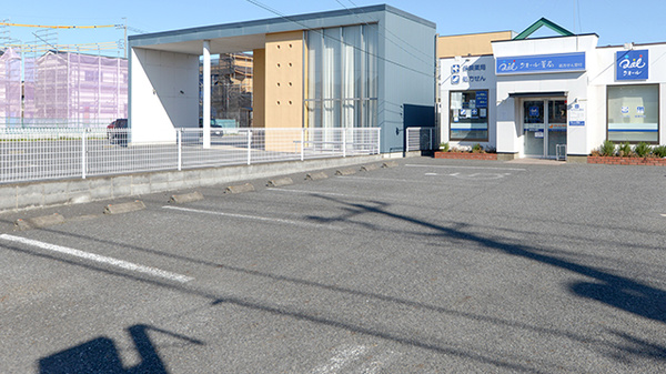 クオール薬局幸手中央店の駐車場