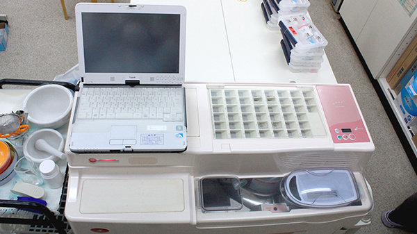 あおぞら薬局せんげん台店の調剤器具