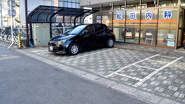 あおば薬局の駐車場