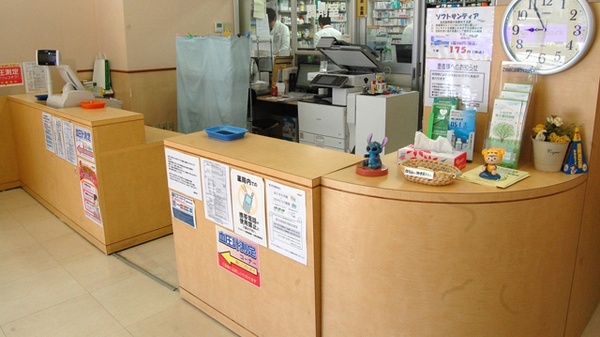 ウェルパーク調剤薬局　入間市駅前店の受付/カウンター