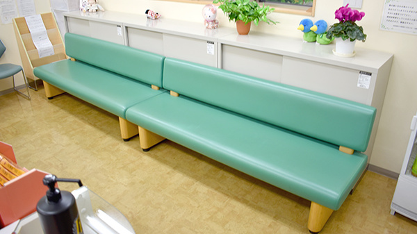 かしわ薬局の待合スペース