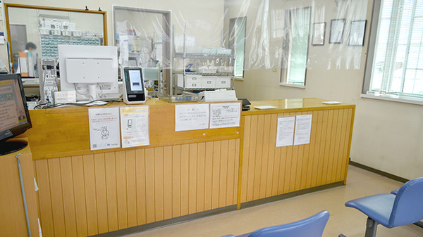 かみや薬局の受付/カウンター