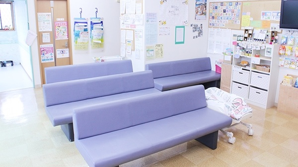 パル薬局東浦和店の待合スペース