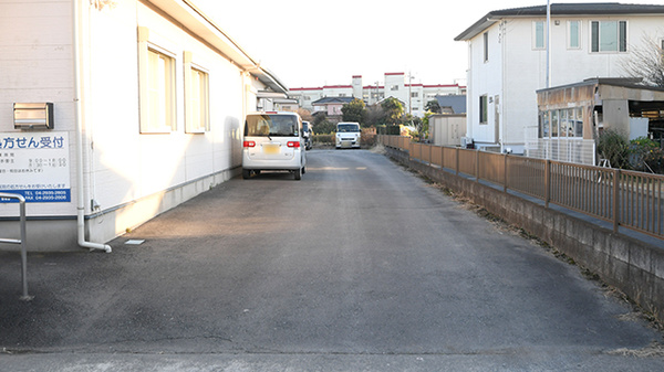 クオール薬局宮寺店の駐車場