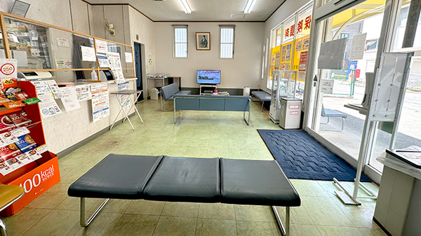 ケイワ薬局　狭山店の待合スペース