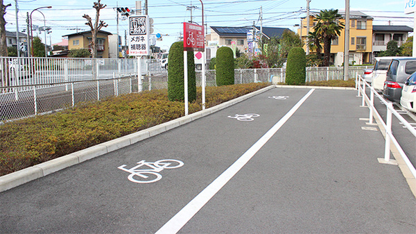 スギ薬局　狭山店の駐輪場
