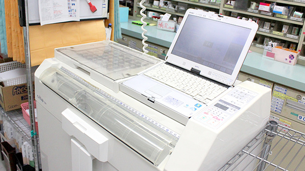 スギ薬局　狭山店の調剤器具