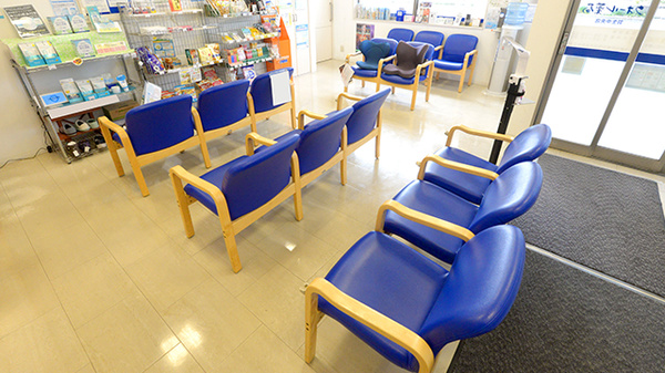 クオール薬局羽生中央店の待合スペース