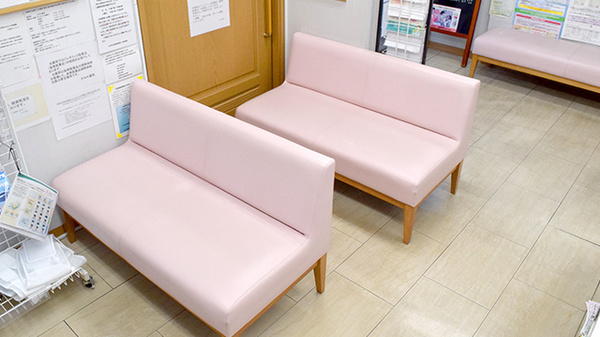 すみれ薬局の待合スペース