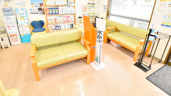 クオール薬局武里店の待合スペース