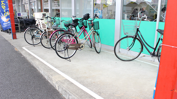 セキ薬局　春日部中央店の駐輪場