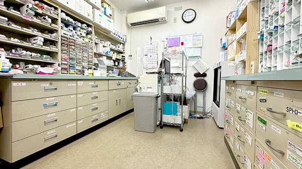 ひばり薬局つばき店の調剤室