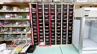 ひばり薬局美里店の薬棚