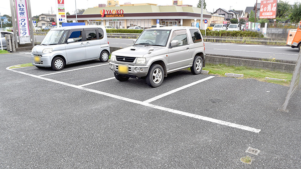 ひまわり薬局本町店の駐車場
