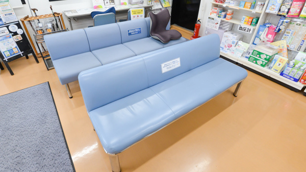 クオール薬局上木崎店の待合スペース