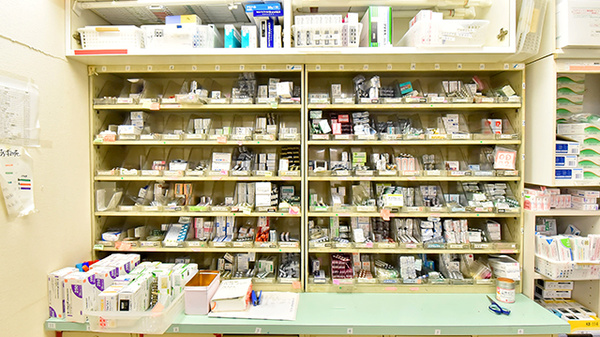 ファーマライズ薬局 さいたま店の薬棚