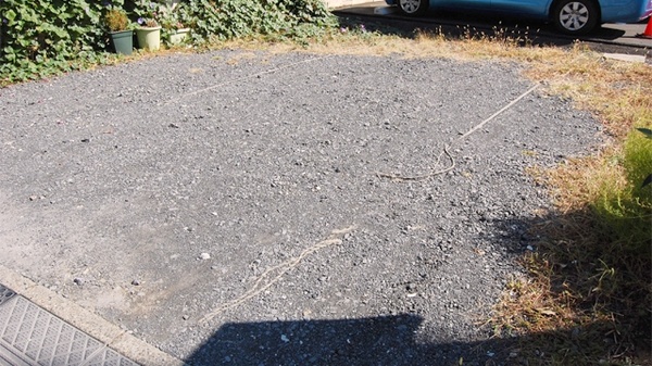 フラワー薬局久喜店の駐車場