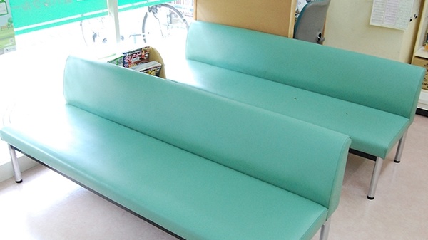 パル薬局三芳町店の待合スペース