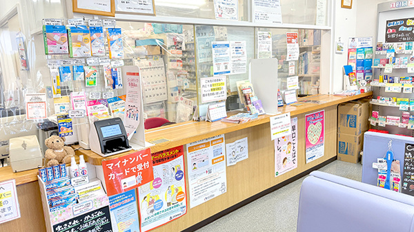 メープル薬局越谷店の受付/カウンター