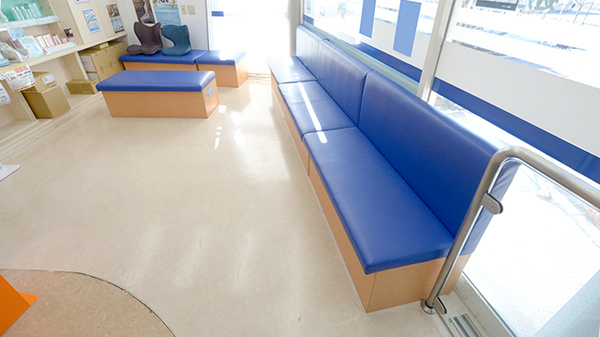 クオール薬局ふじみ野駅前店の待合スペース