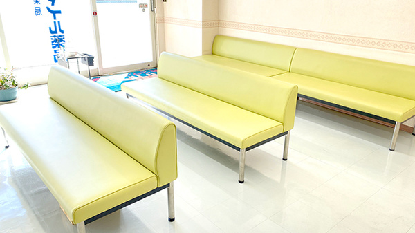 ことぶき薬局　朝霞本町店の待合スペース