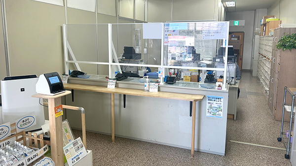 鶴ヶ島中央薬局鶴ヶ島駅前店の受付/カウンター