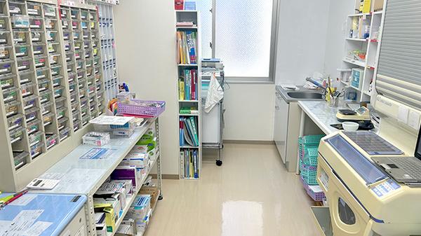 鶴ヶ島中央薬局鶴ヶ島店の調剤室