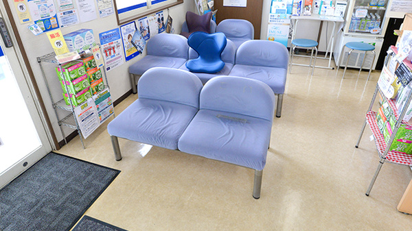 クオール薬局羽生東店の待合スペース