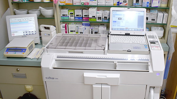 同仁薬局の調剤器具