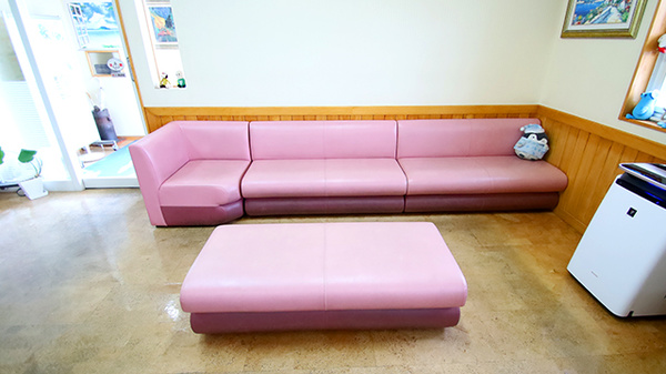 くすき調剤薬局の待合スペース