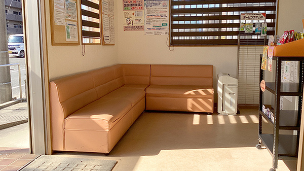 ナカムラ薬局ときわ店の待合スペース