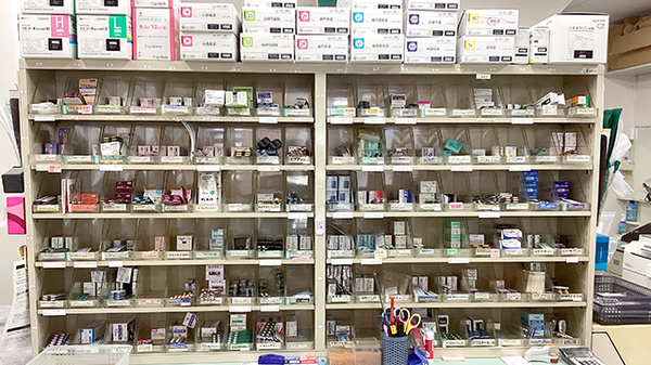 ナカムラ薬局ときわ店の薬棚