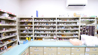 ファーマライズ薬局 亀山店の薬棚