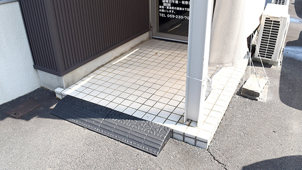 高野尾薬局のバリアフリー設備