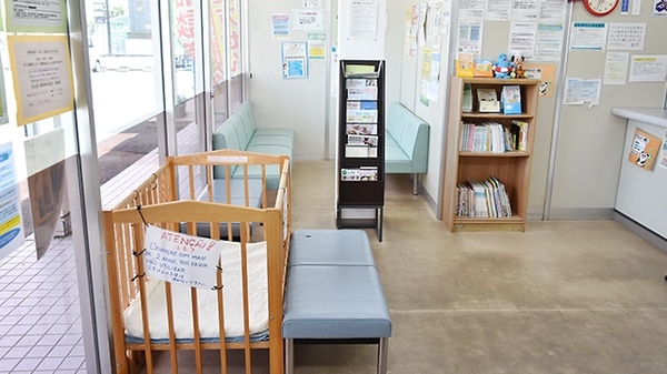 さんあい薬局　鈴鹿店の待合スペース