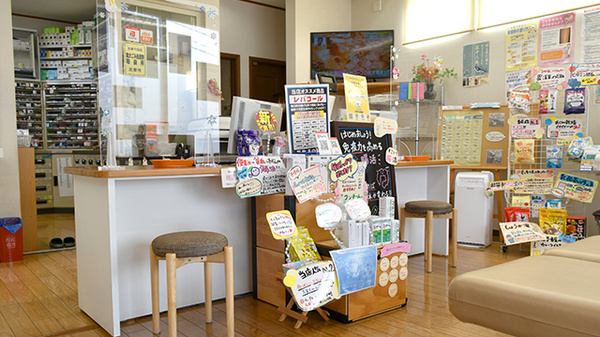 かんひちや薬局越賀店の受付/カウンター