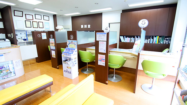 鈴鹿みなみ薬局の受付/カウンター