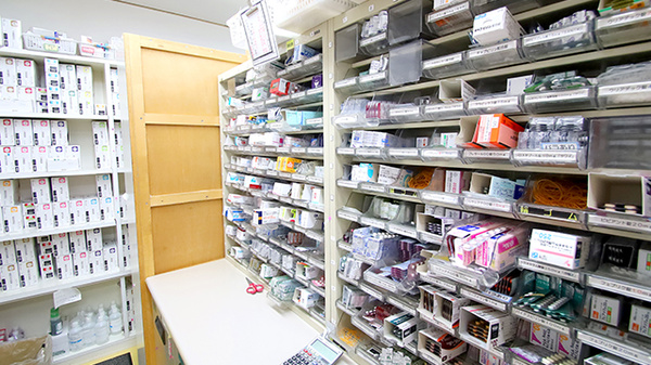 鈴鹿みなみ薬局の薬棚